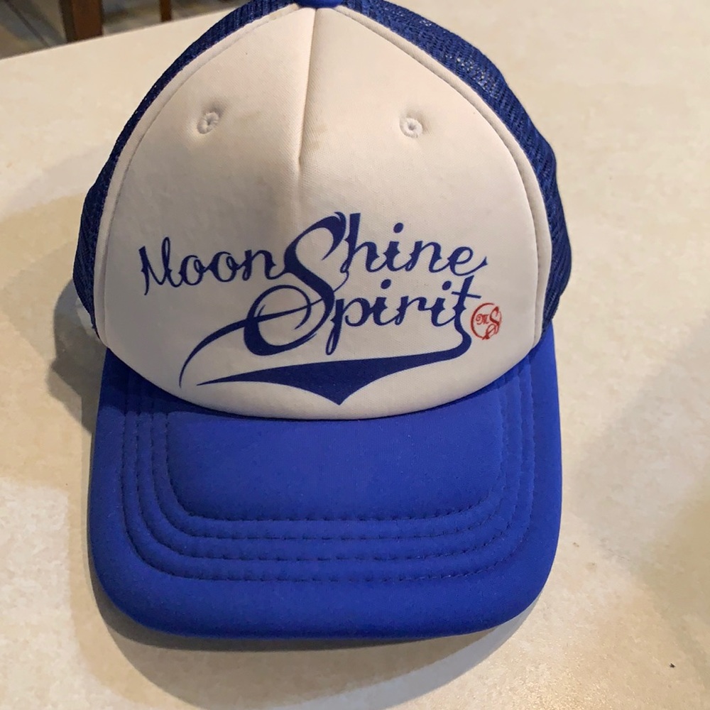 Brad Paisley hat worn once